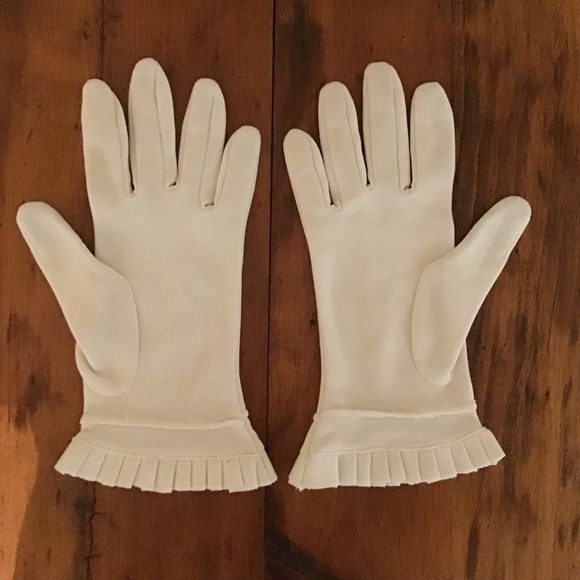 Vintage White Dress Gloves - Picture 2 of 4